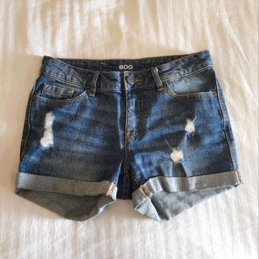 BDG mid rise 5 pocket Alexa shortie shorts size 25